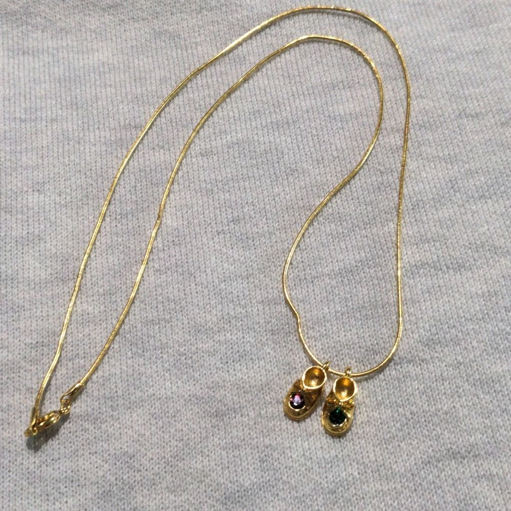 Gold chain shoe pendant necklace